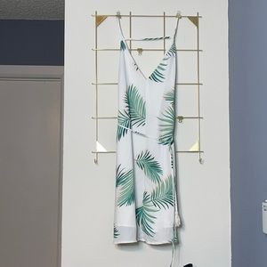 FOREVER 21 CONTEMPORARY BANANA LEAF DRESS